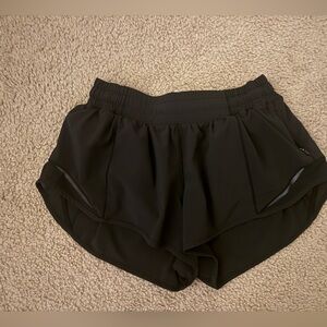 Lululemon Hotty Hot Short II *2.5"